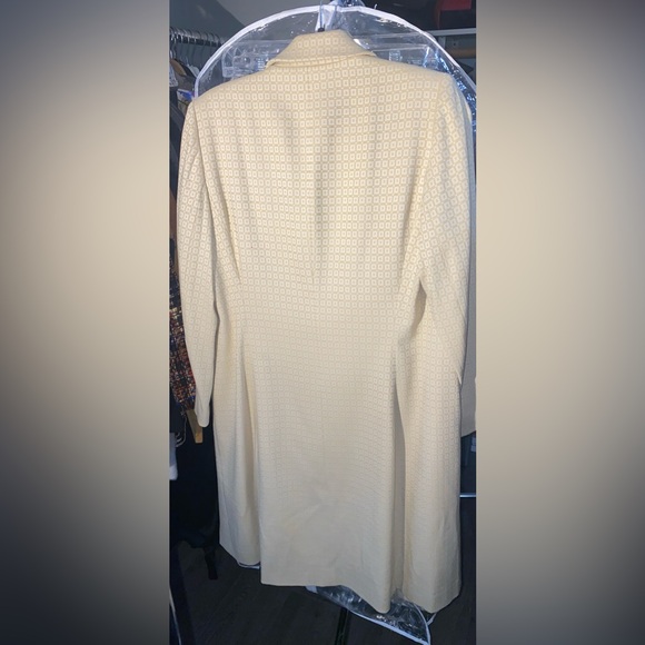 TAHARI- Pastel Yellow Jacket/Skirt Set - Picture 6 of 6